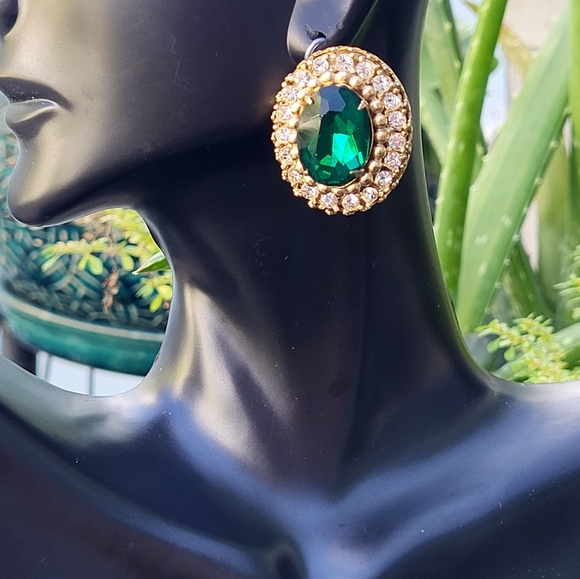 Coro Large green Rhinestone clip on earrings - Picture 5 of 11